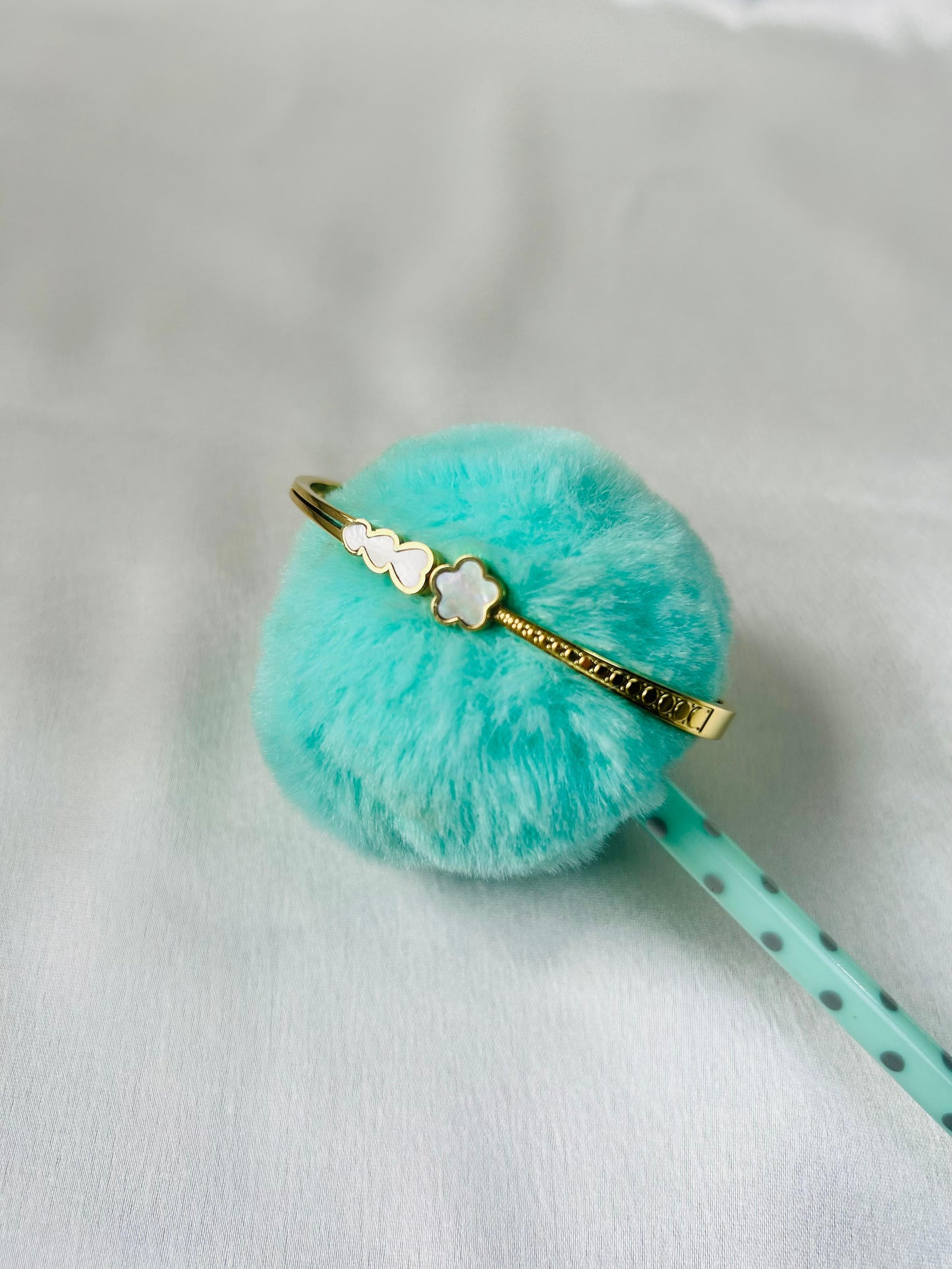 Minimal Hearts Bracelet