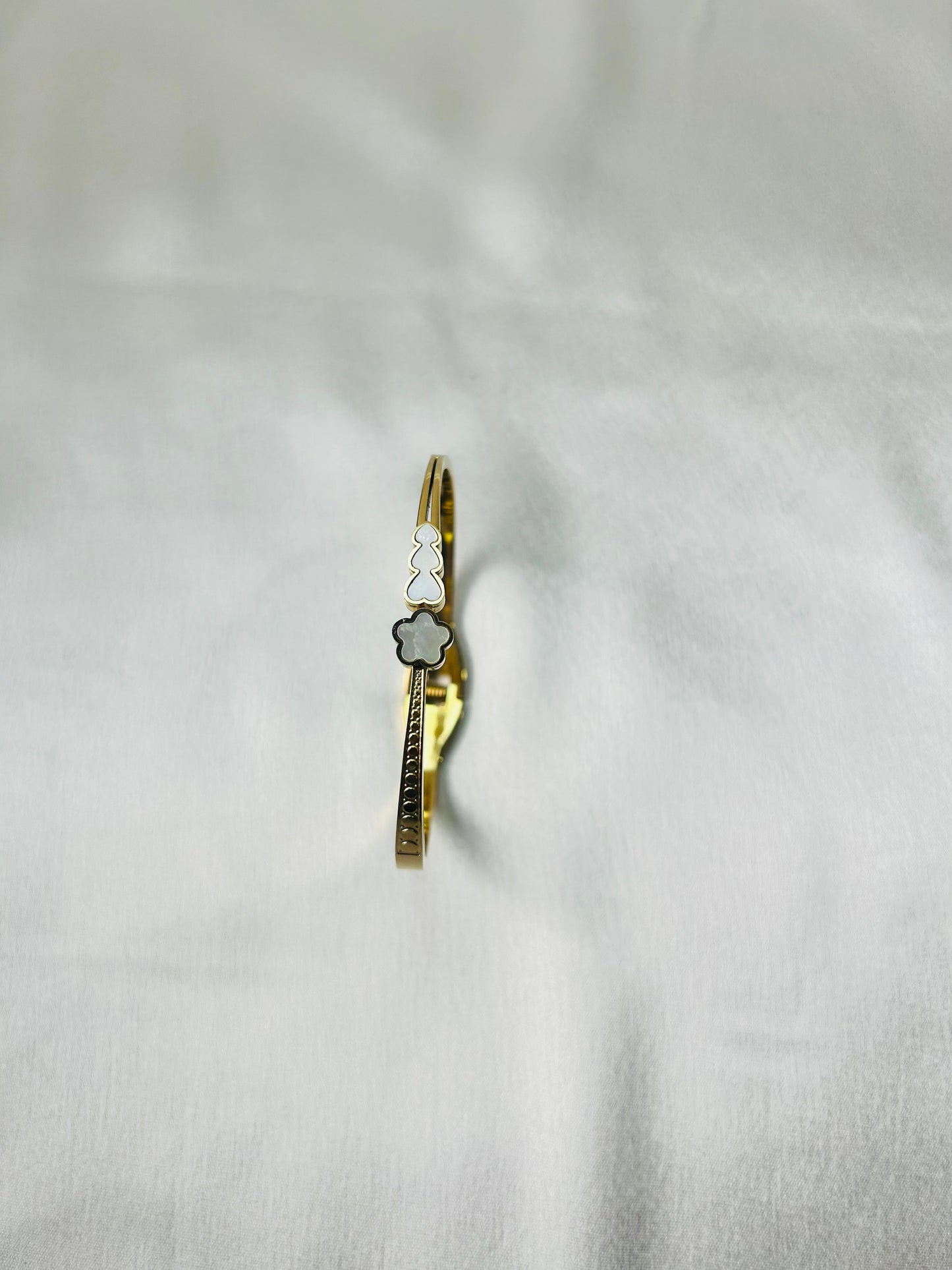 Minimal Hearts Bracelet